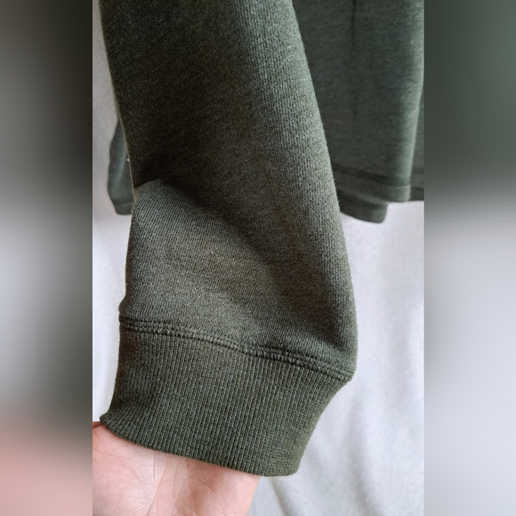 Men's G. H. Bass & Co Long Sleeve Pull Over Green Sweater - Picture 5 of 10